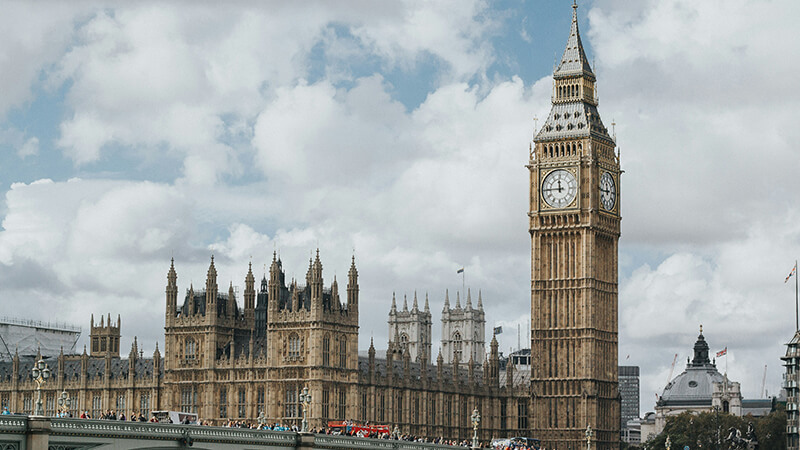 イギリス