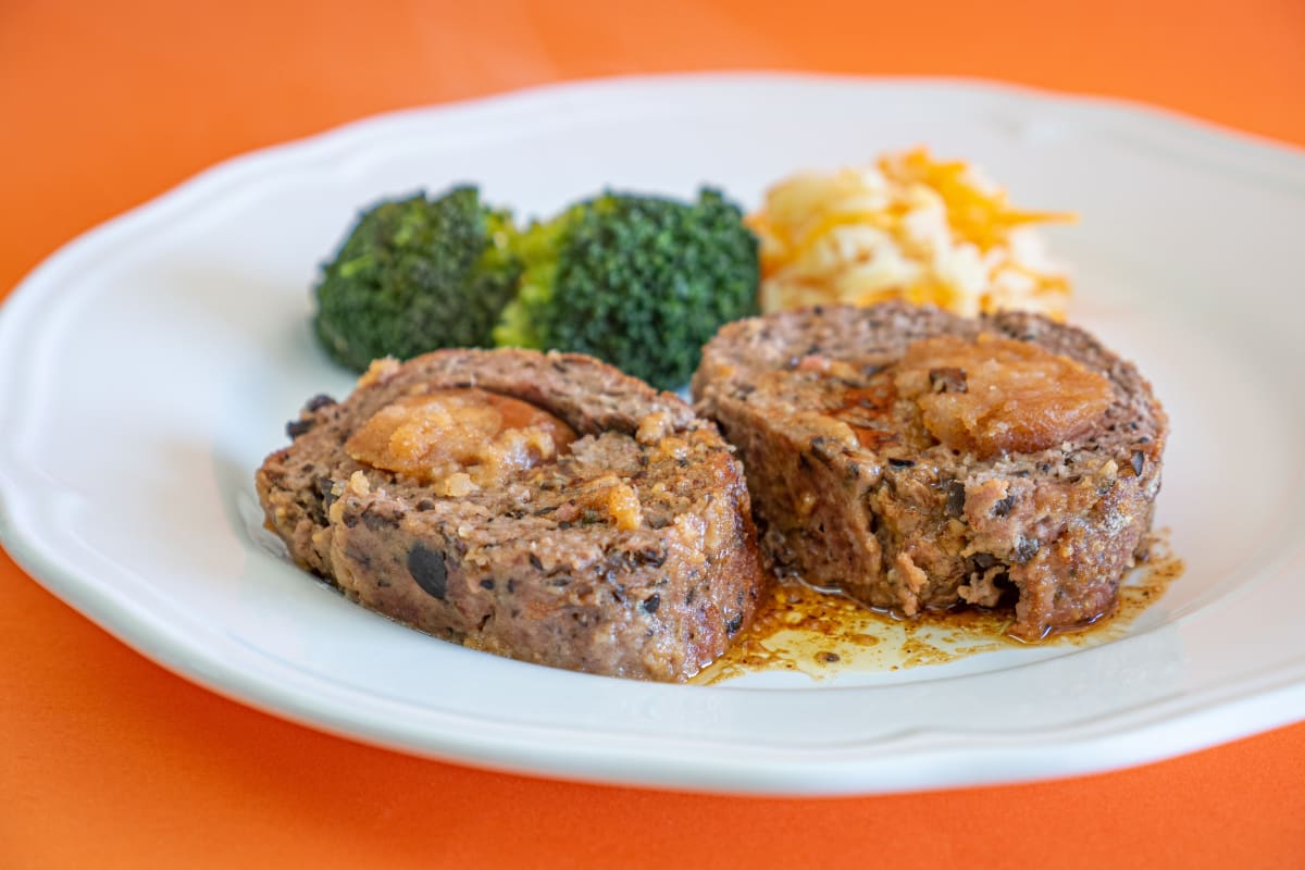 Photo of the recipe Meatloaf Stuffed with 'Farinheira' Sausage and Olives