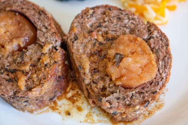 Photo 3 of the recipe Meatloaf Stuffed with 'Farinheira' Sausage and Olives