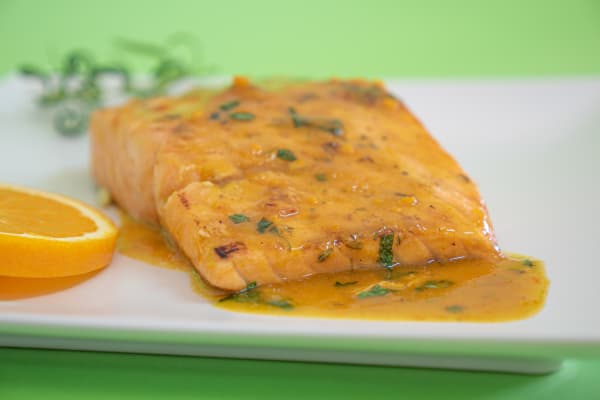 Photo 2 of the recipe Salmon with Orange Sauce and Aromatic Herbs