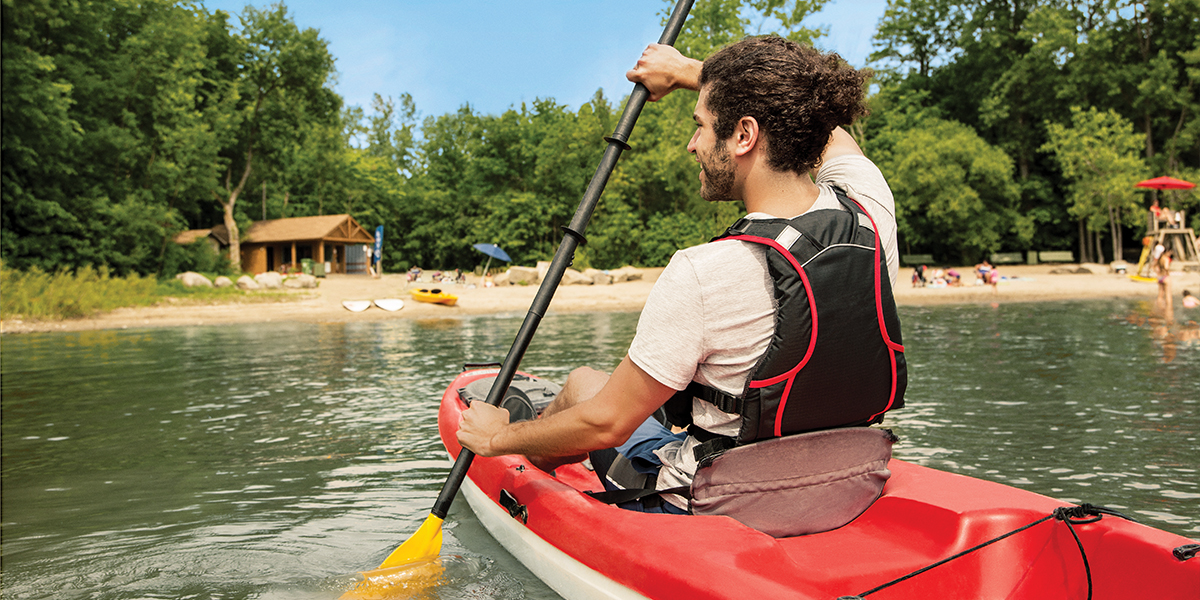 Homme en kayak