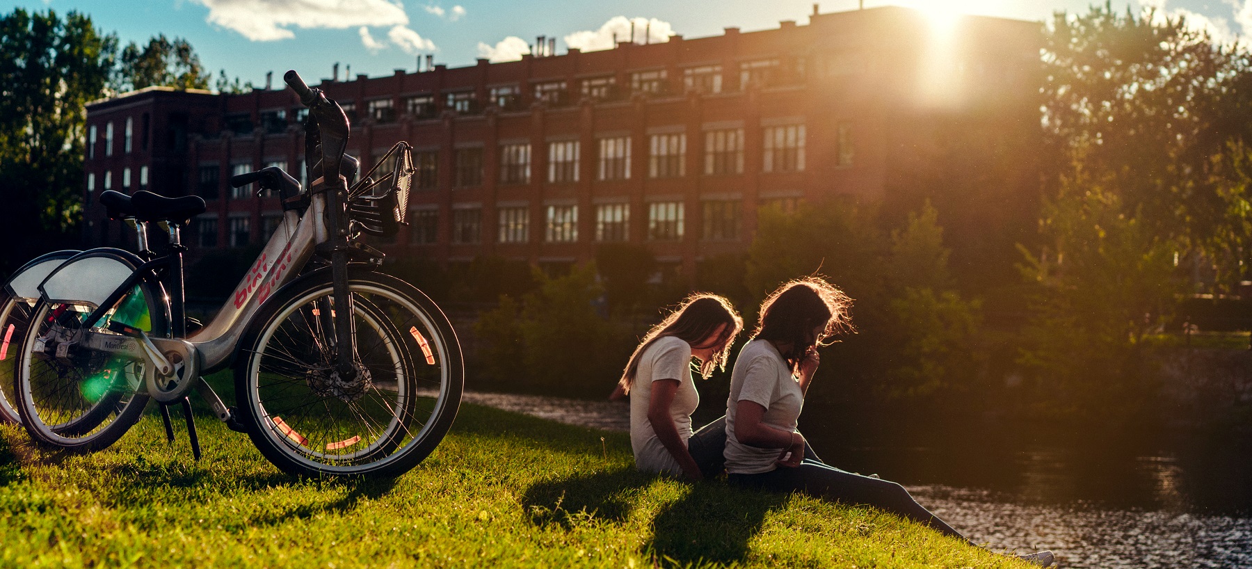 Pause Bixi au bord du canal Lachine