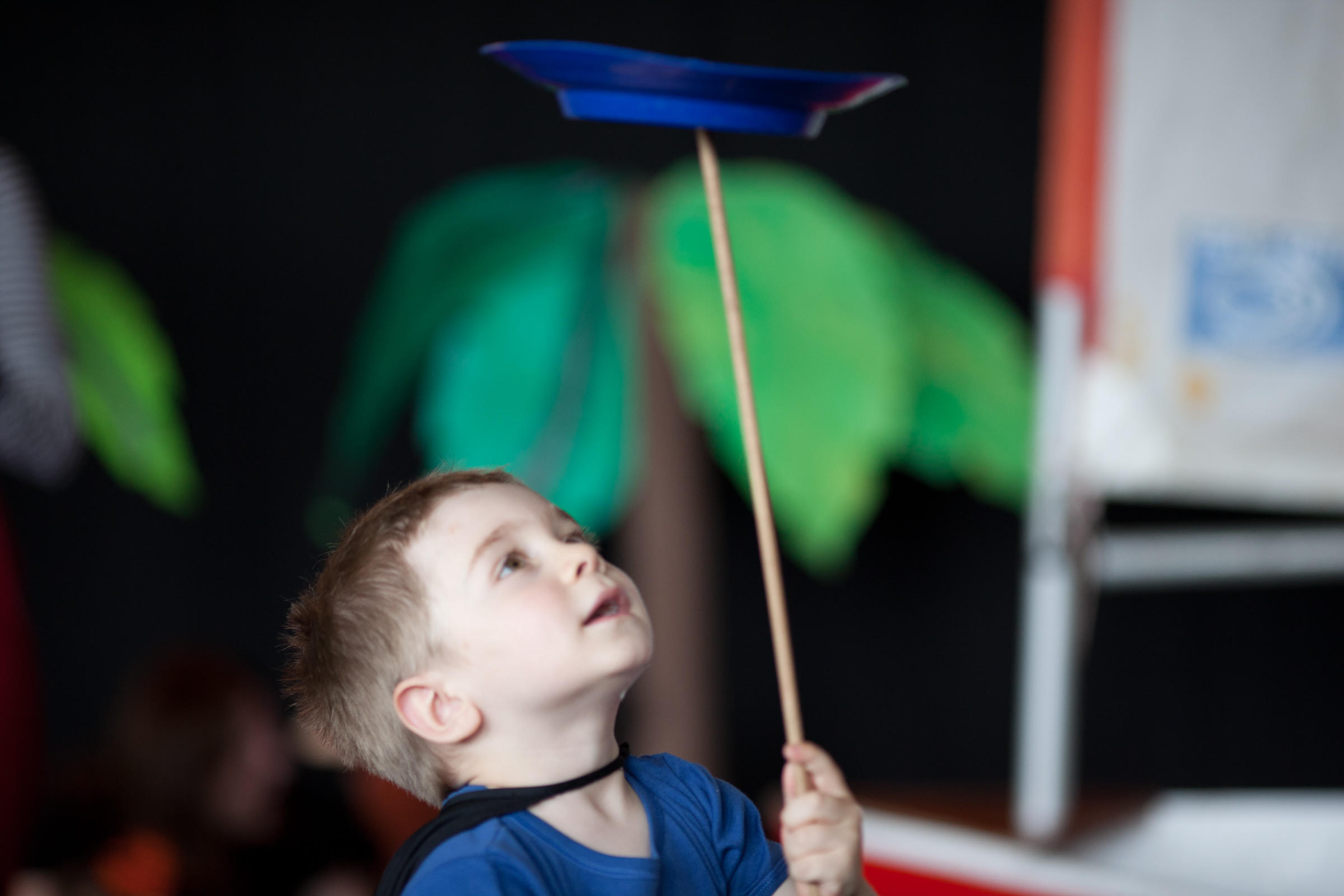 Enfant jouant avec un diabolo