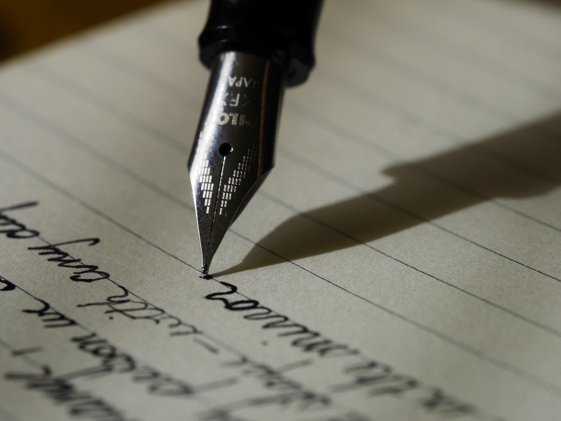Écriture au stylo plume