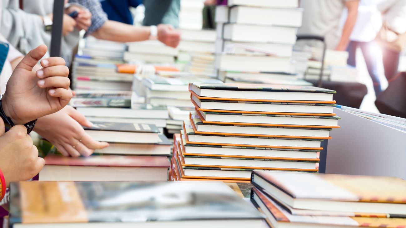 Grande vente de livres usagés à Lachine.