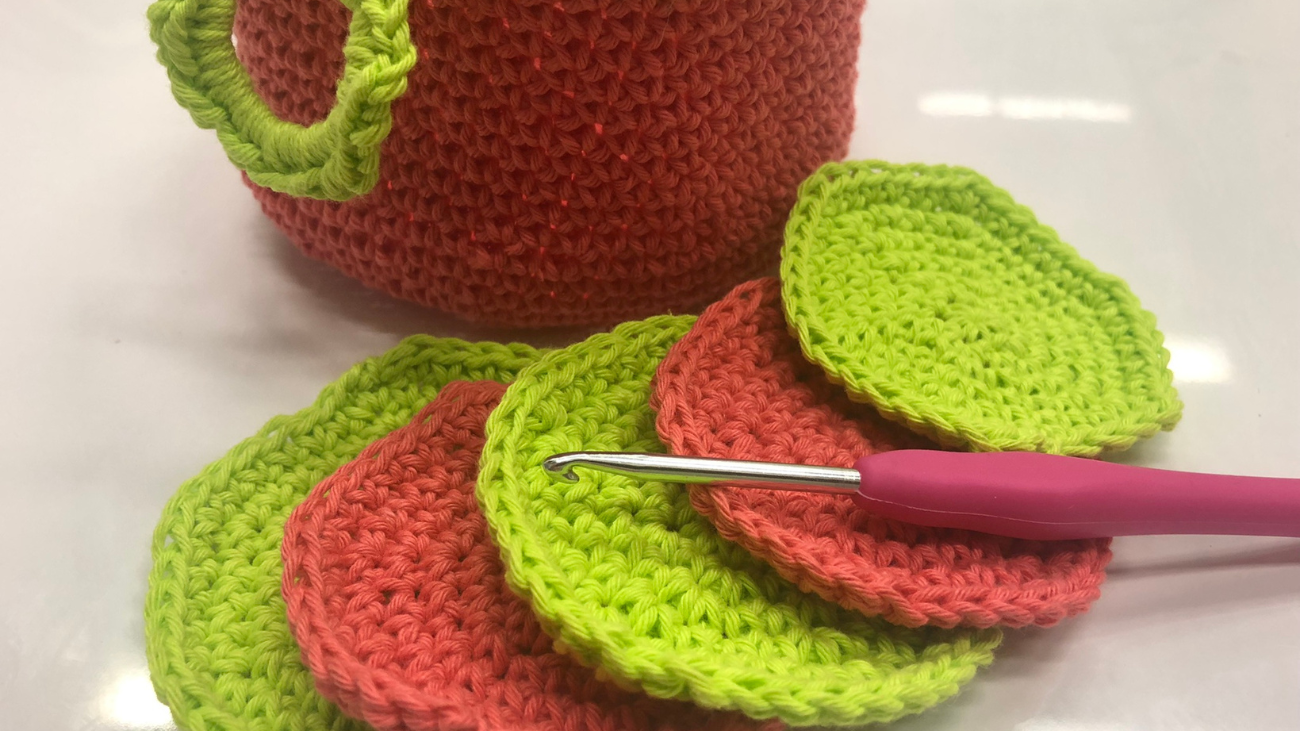 Lingettes démaquillantes fabriquées en crochet.