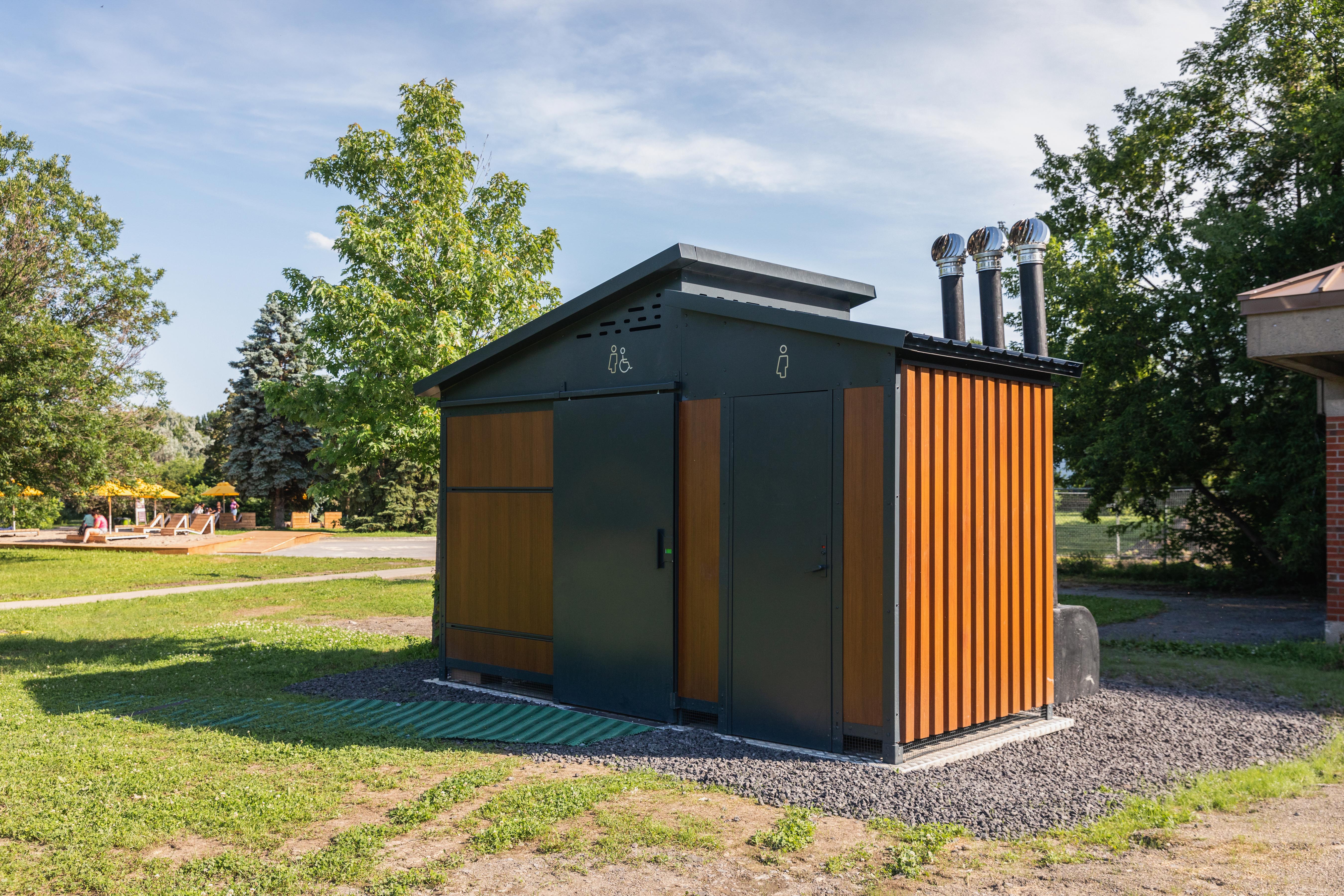 Toilette écologique installée au parc Clément-Jetté Sud