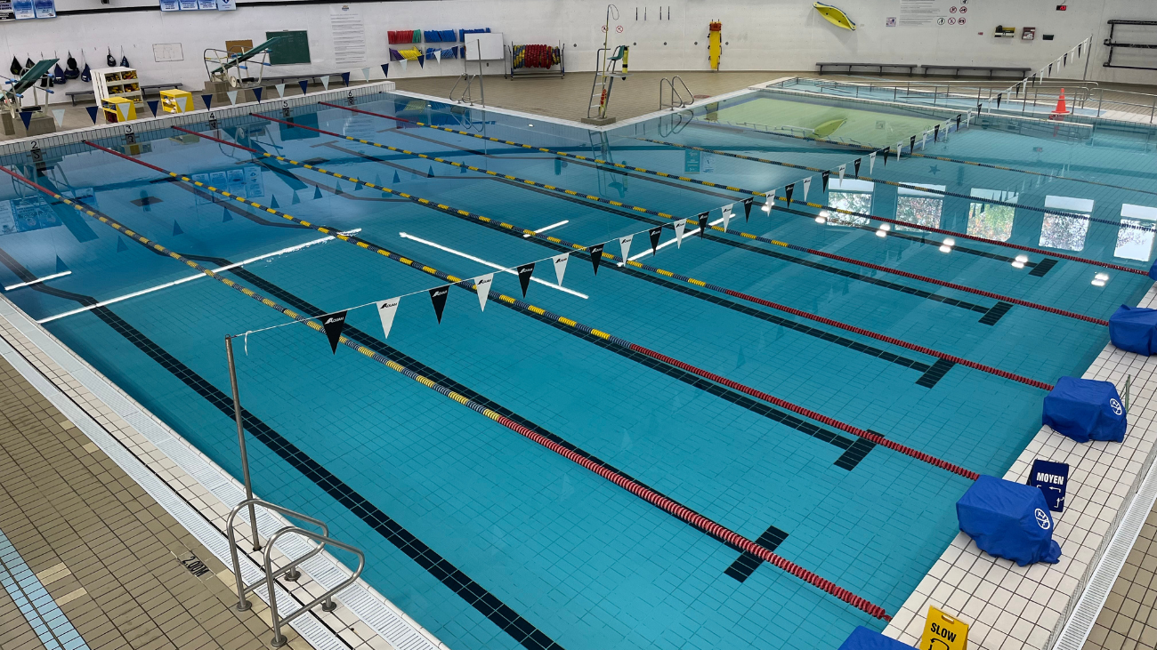 Piscine du Centre sportif C te des Neiges Ville de Montr al