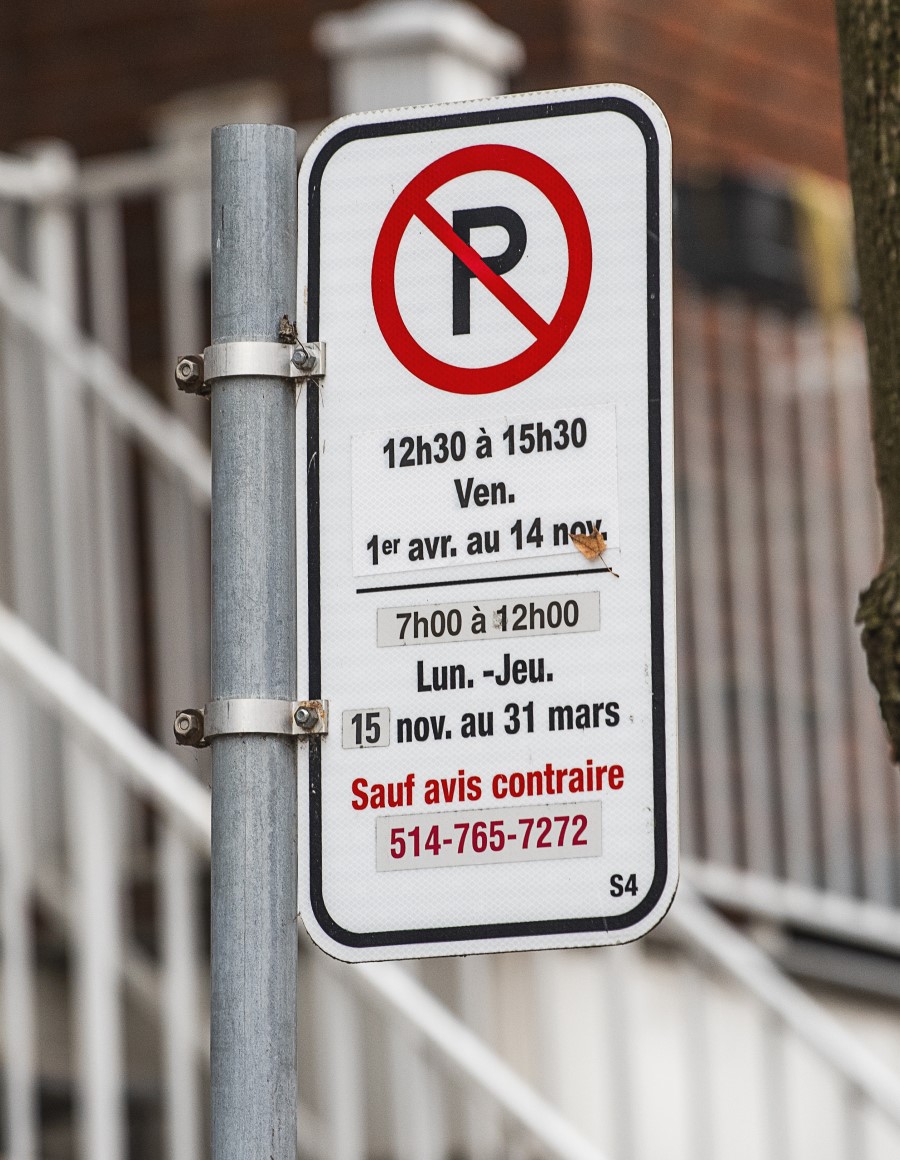 Panneau de signalisation permanente de stationnement