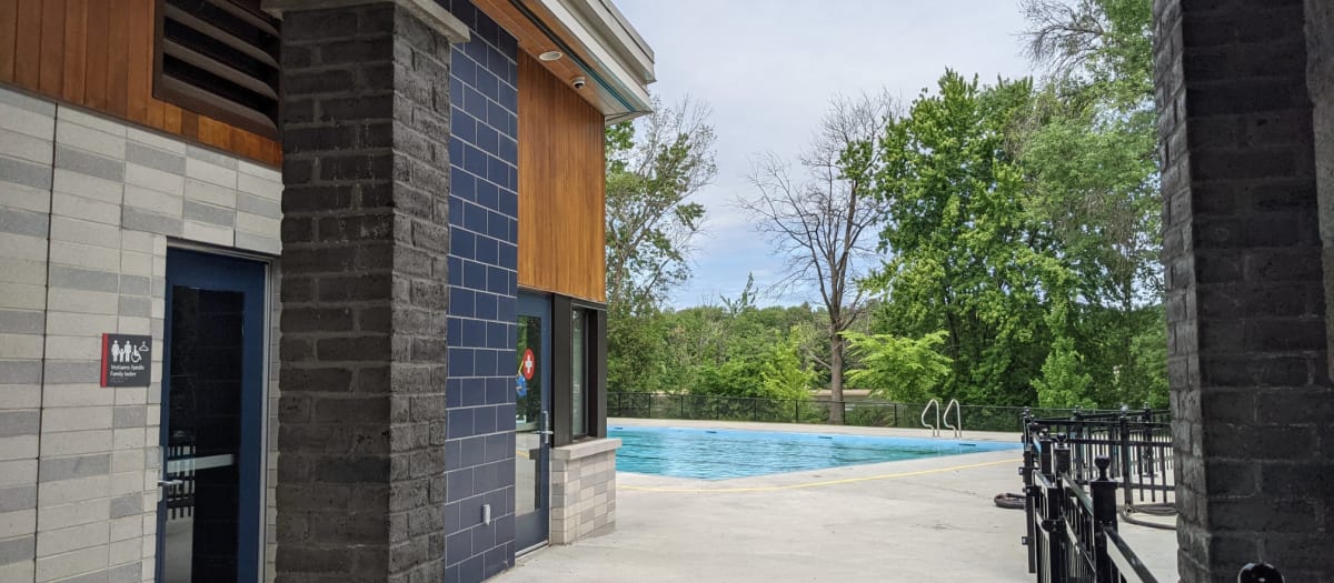 Piscine municipale Versailles de Pierrefonds-Roxboro