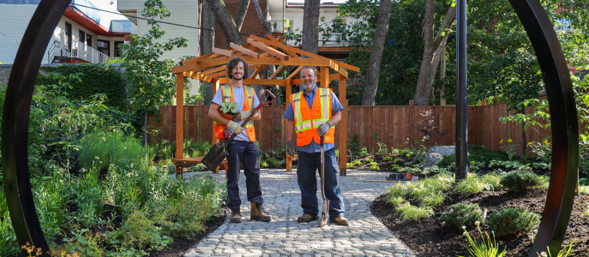 Keven Caron et Michel Charest, horticulteurs au P.A.Q.#37