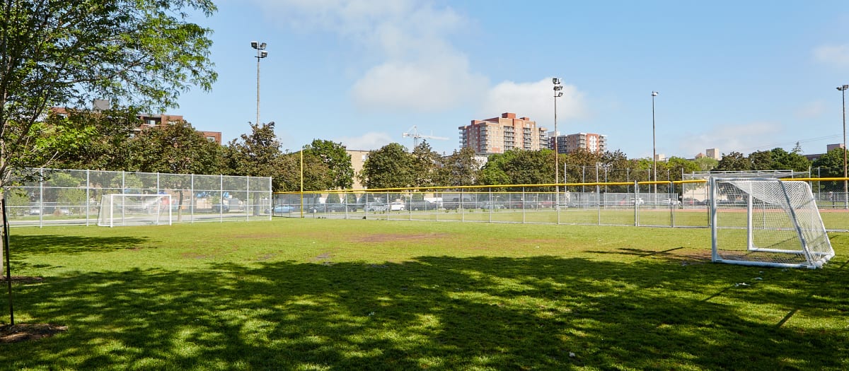 Terrain de soccer du parc des Roseraies