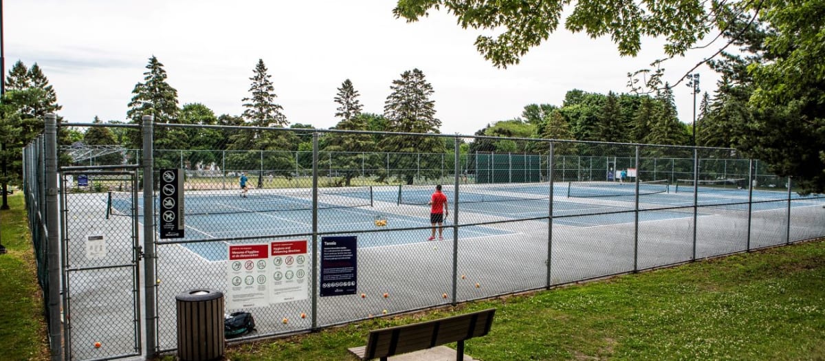 Court de tennis du parc Carignan.