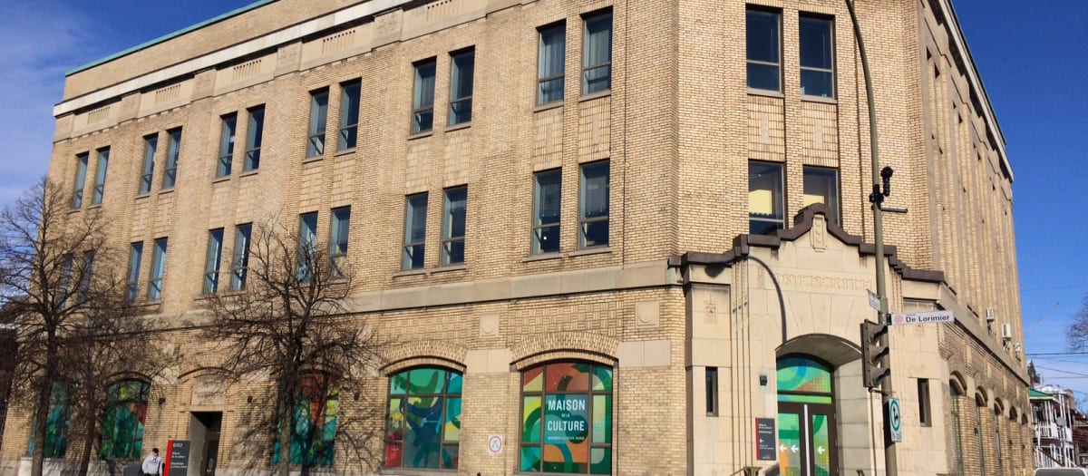 Façade de la maison de la culture Rosemont–La Petite-Patrie à Montréal.