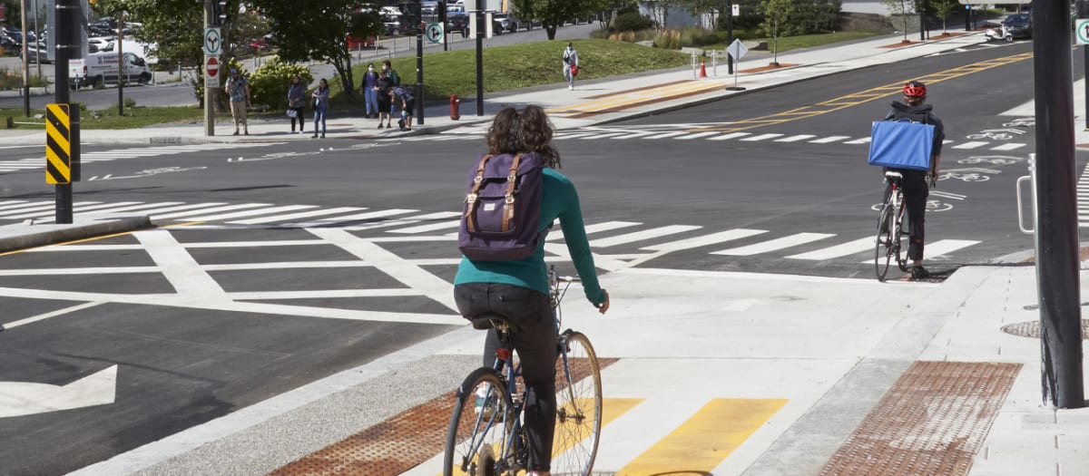 Piste cyclable du REV sur la rue Peel