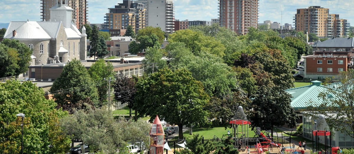 Vue depuis l'arrondissement de Saint-Léonard.