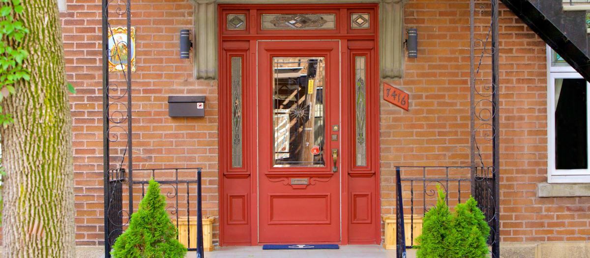 Porte d'entrée d'une habitation patrimoniale du quartier de Villeray