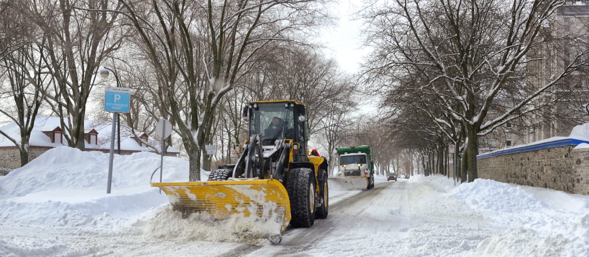 Déneigement dans les rues de Lachine.