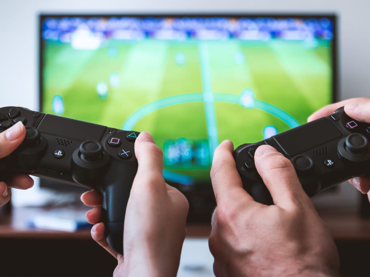 Manettes de jeux vidéo.