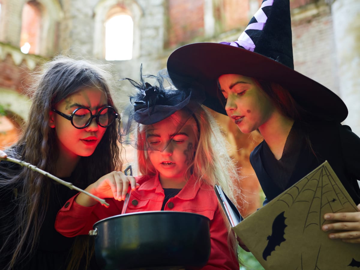 Le rendez-vous des sorciers, sorcières et de leurs familiers