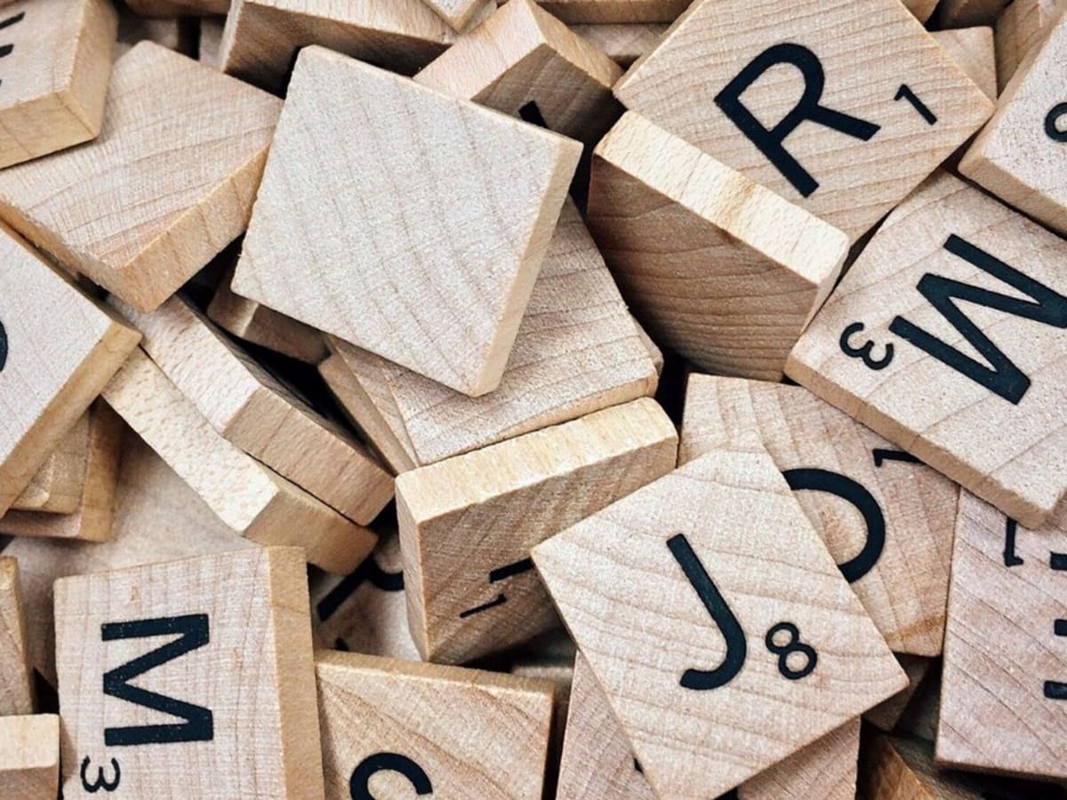 Photo de pièces de lettres de scrabble