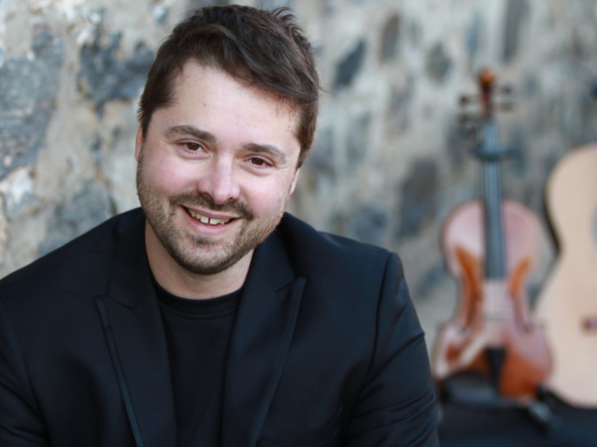 Photo du musicien et conférencier Sébastien Deshaies.