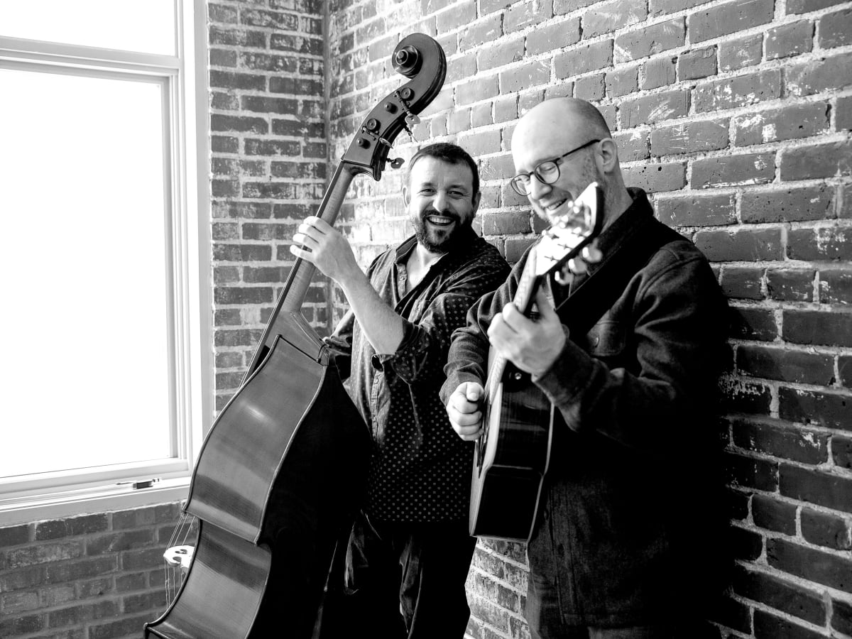 Simon Proulx et Etienne Lafrance avec leurs instruments