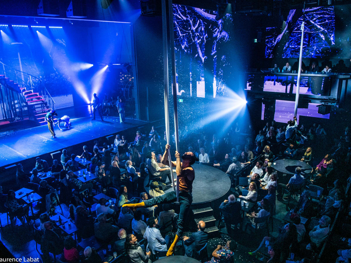 Vue d'une performance devant public au Studio-Cabaret