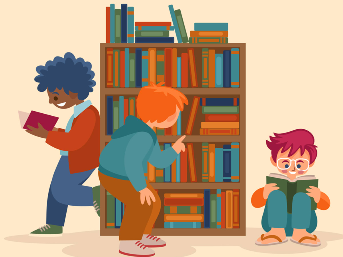 Illustration d'enfants qui lisent et manipulent des livres devant une bibliothèque bien remplie.