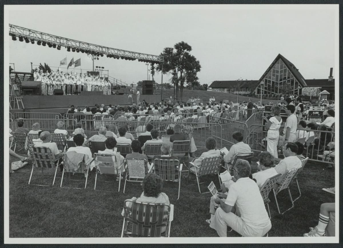 2. Chorale à la Place des Angevins - 1985