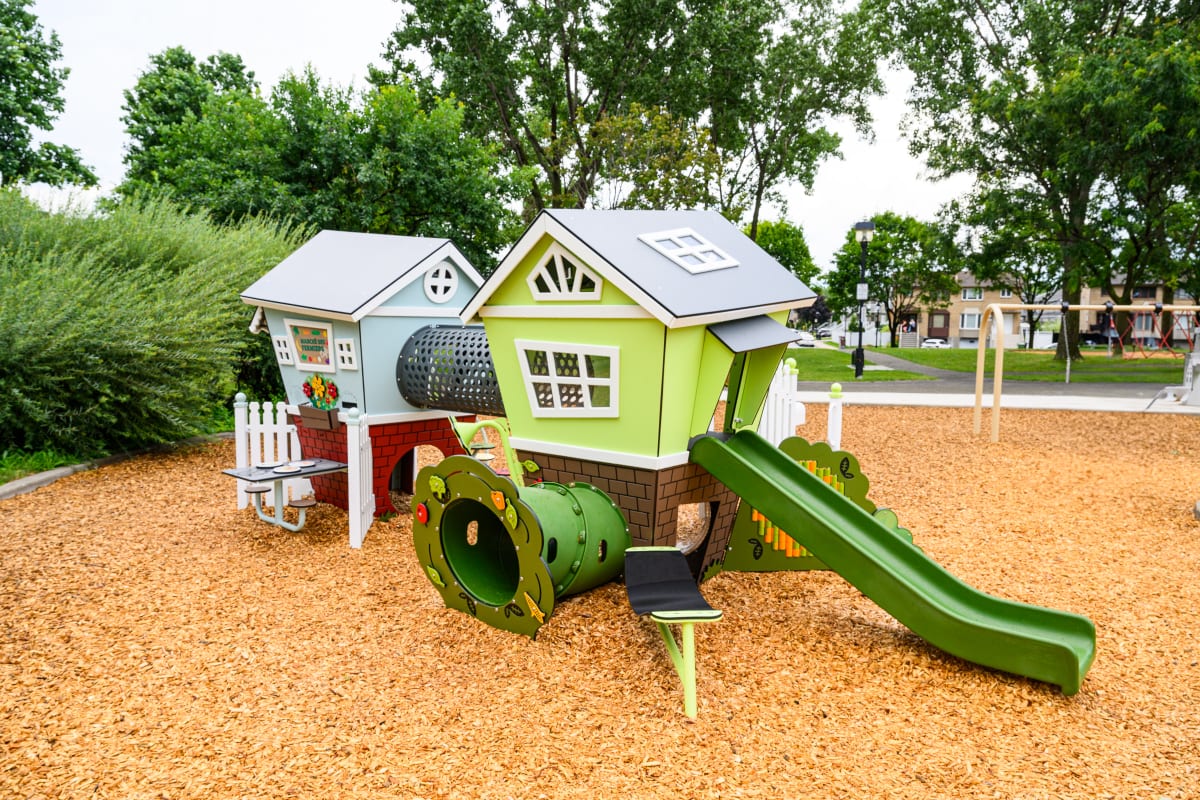 Vue de l'autre côté du module de jeux