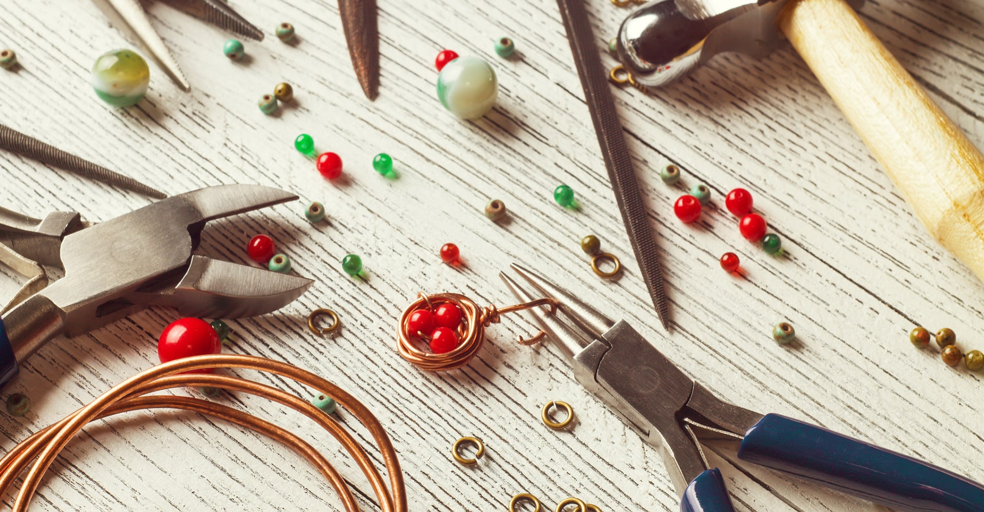 Confection de bijoux pour Noël