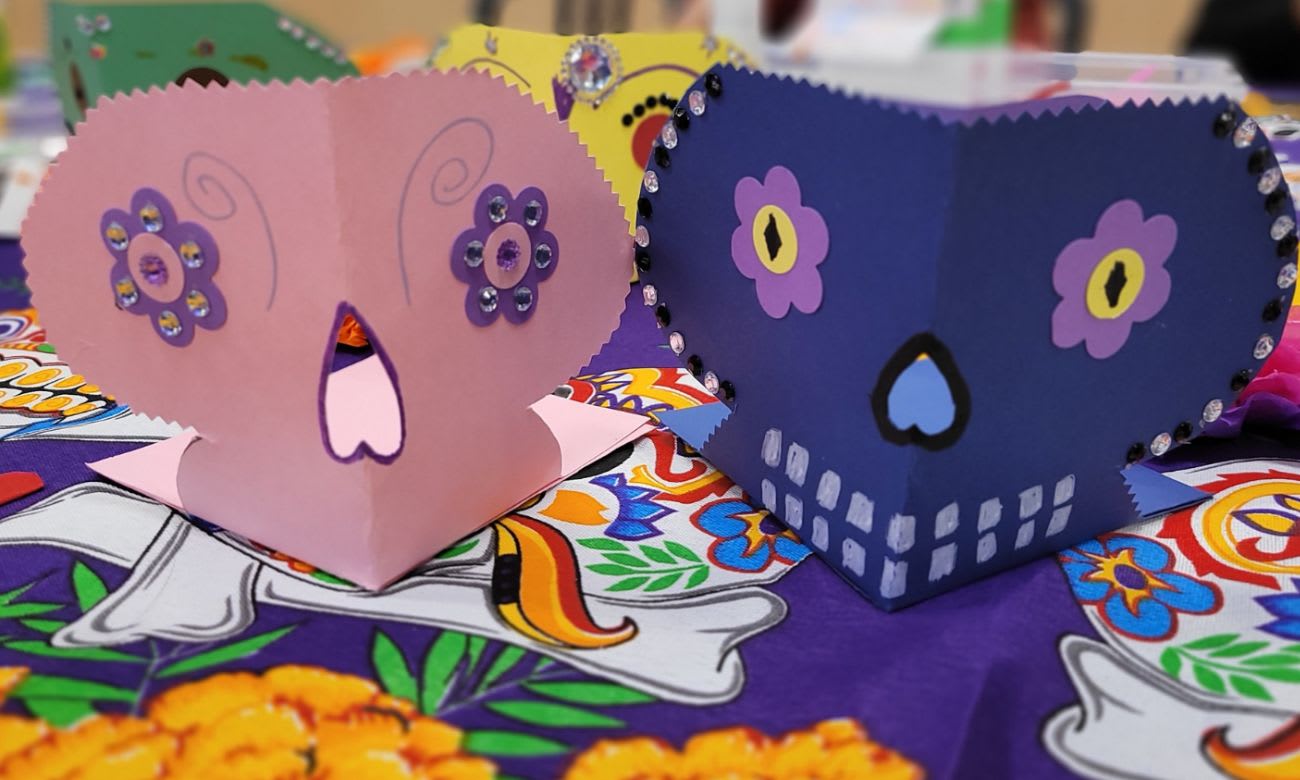 Atelier familial – Création de calaquitas en carton