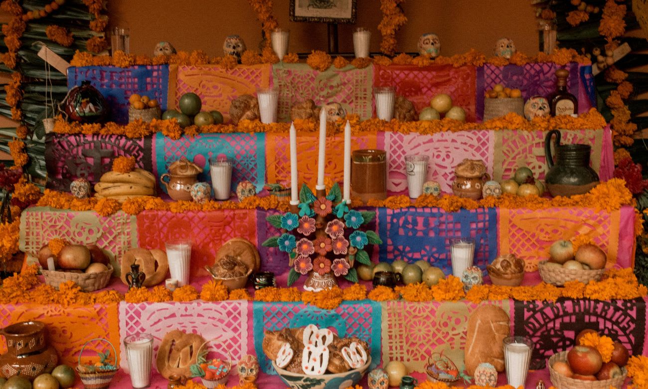 Manalli – Exposition festive d’autels du Día de Muertos