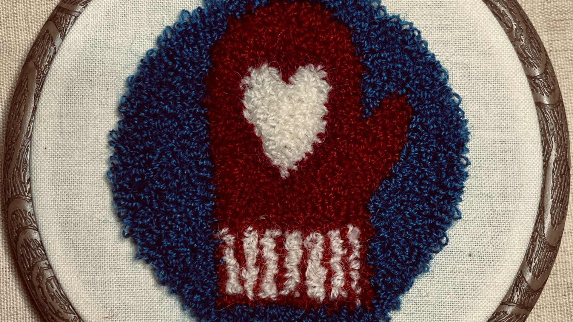 Broderie au poinçon (Broderie Punchneedle)