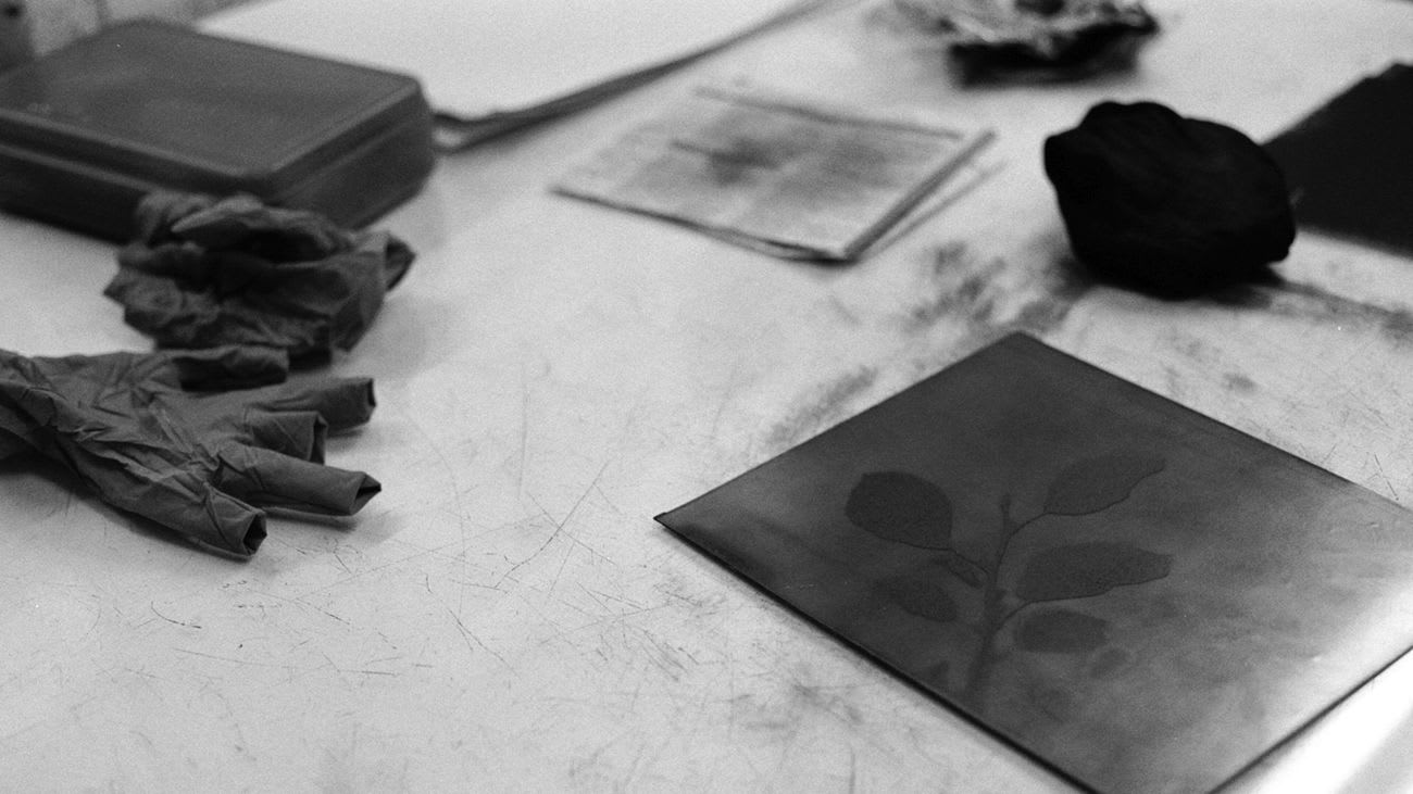Carnet V01 : Gravure en creux et matrice en Tetra Pak®avec l'artiste Michelle Lasalle.