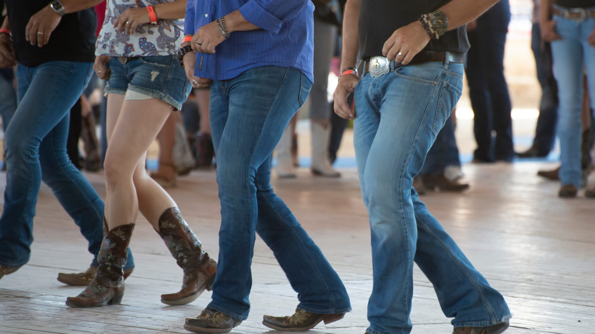 Soirée de danse en ligne