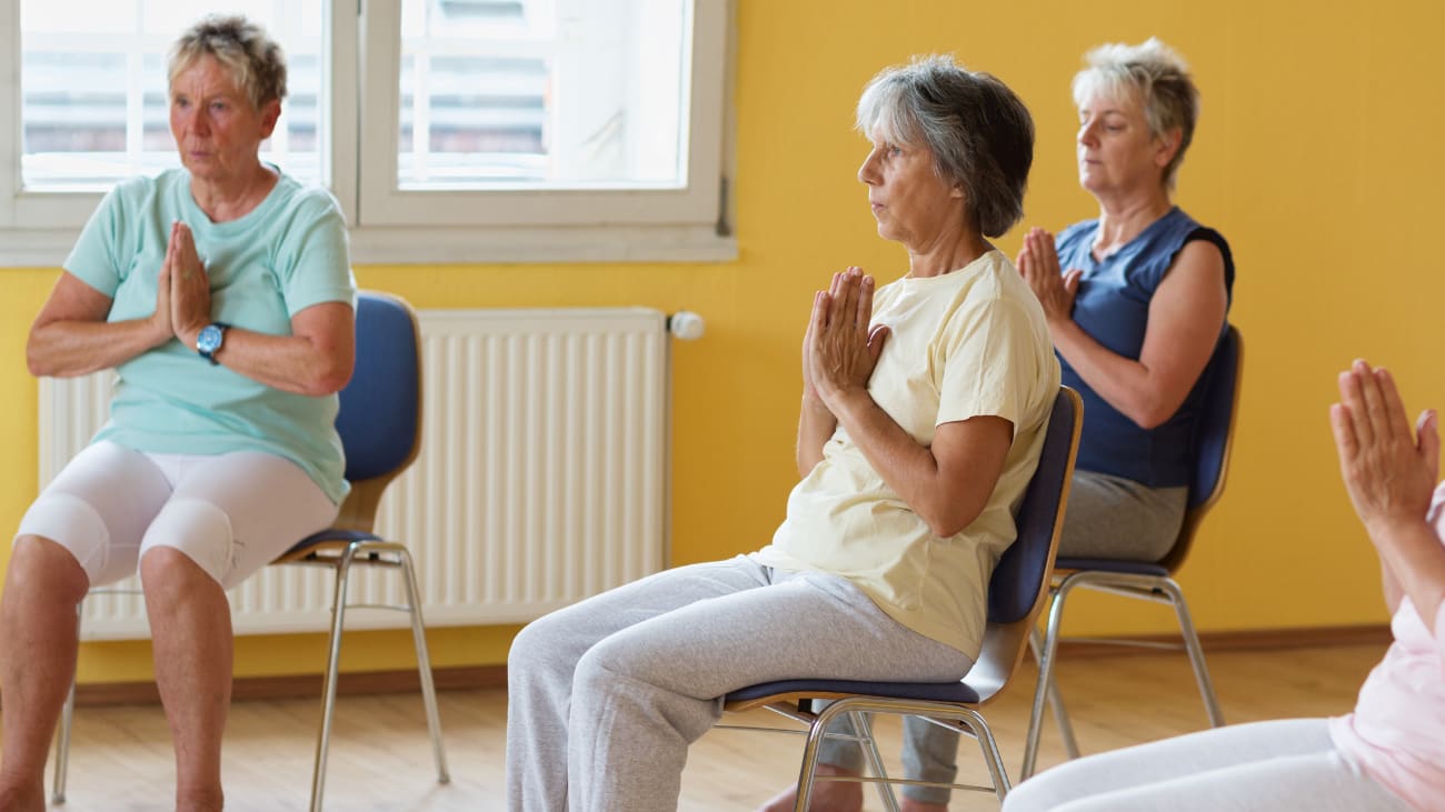 Yoga et détente sur chaise