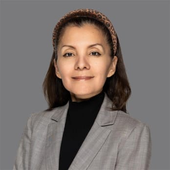 Photo de Elvira Carhuallanqui, conseillère de la Ville dans l'arrondissement Villeray–Saint-Michel–Parc-Extension.