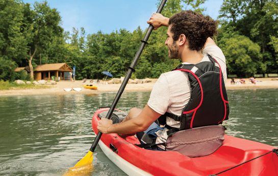 Homme en kayak