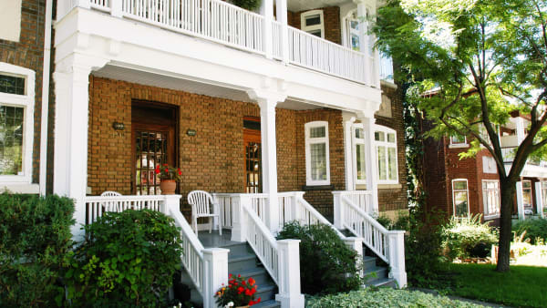 Monkland village dans l'arrondissement de Côte-des-Neiges–Notre-Dame-de-Grâce à Montréal.