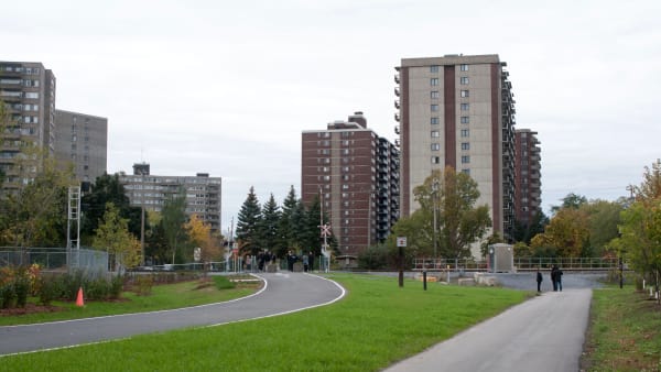 Le quartier du Village Montpellier dans l'arrondissement Saint-Laurent à Montréal. 