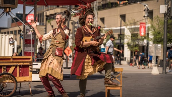 Le Périple de Laurette & Arlette en tournée sur le Plateau-Mont-Royal