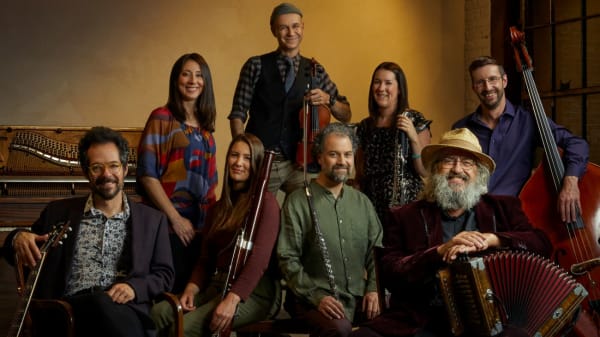 Yves Lambert et les musiciens de son orchestre.