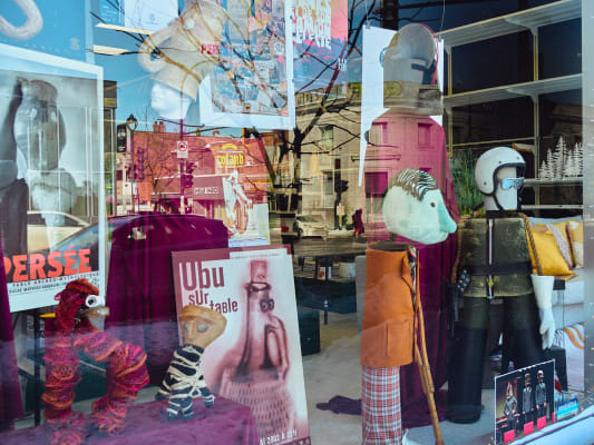 Marionnettes en vitrines