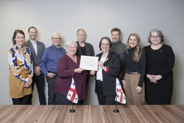 Remise du chèque à la SDÉL