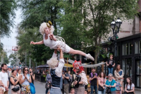 Les artistes de cirque 