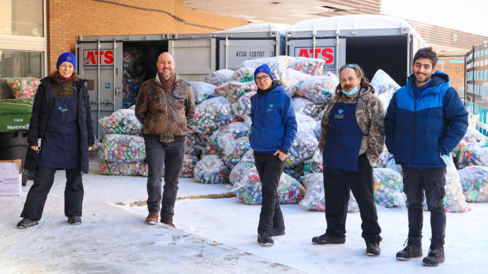 Marica Vasquez Tagliero, coordonnatrice, Martin Crépeau, Michelle Tremblay, chargée de projet entreprises-événements, Junior Thibault, trieur, et Francis Khoury, chargé de projet.