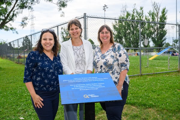 Caroline Bourgeois, mairesse de RDP-PAT, Marie-Noëlle Roy, Cheffe Affaires régionales-Montréal, Laval et Communauté métropolitaine de Montréal chez Hydro-Québec et Lisa Christensen, conseillère de la Ville pour le district de La Pointe-aux-Prairies