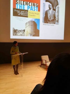 Dominique Fontaine en conférence à La Panacée, MoCo - Montpellier Contemporain, dans le cadre d’une résidence de recherche en novembre 2019.